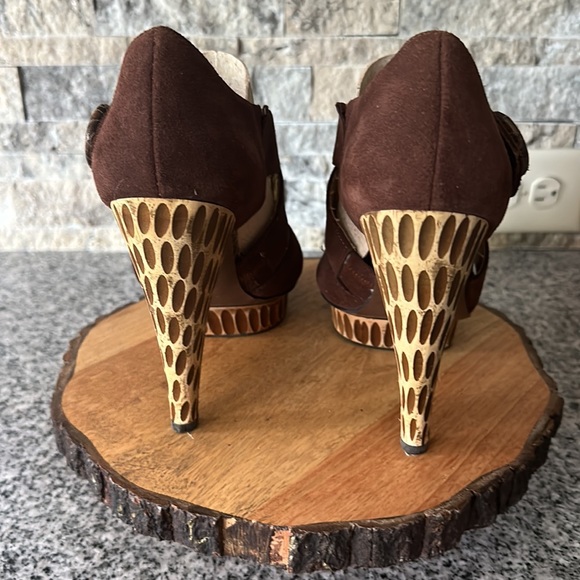 NAUGHTY MONKEY 🐒💕Brown Leopard Platform Decked Out High Heel Pumps Size 8 - Picture 2 of 9